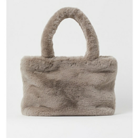 H&M Handbags - H&M faux fur shopper bag